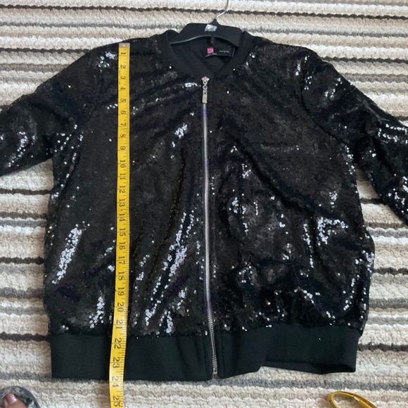 Sequence light Jacket - Picture 4 of 4